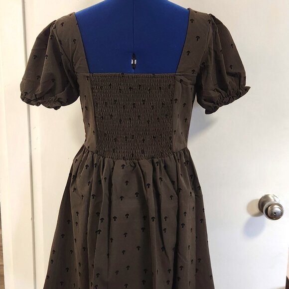 olive green puff sleeve dress with tiny mushroom prints size 6 from Disturbia - Picture 2 of 3